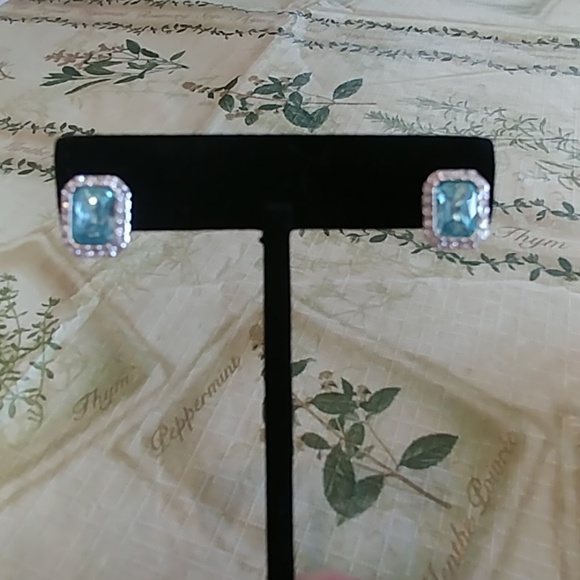Avon Jewelry - NIB Angelic Sparkling Aqua Stud Earrings